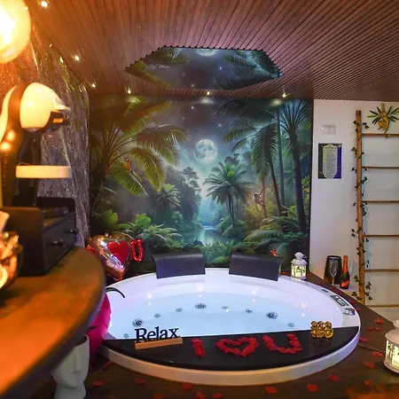 Moonlight Jungle Luxury *