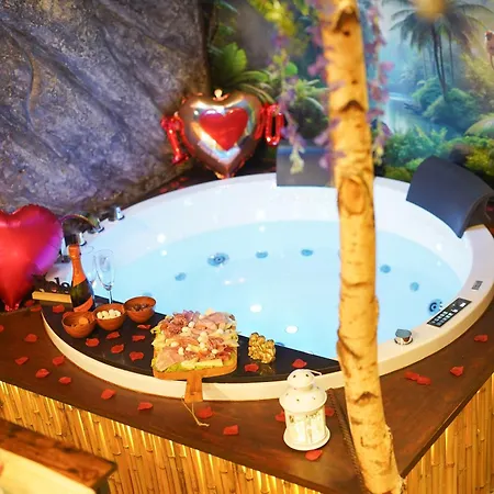 Moonlight Jungle Luxury Experience *