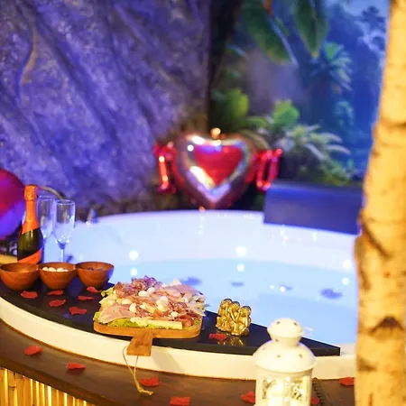 דירה Moonlight Jungle Luxury Experience אבולה