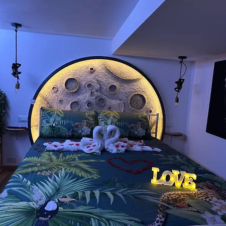 Moonlight Jungle Luxury *