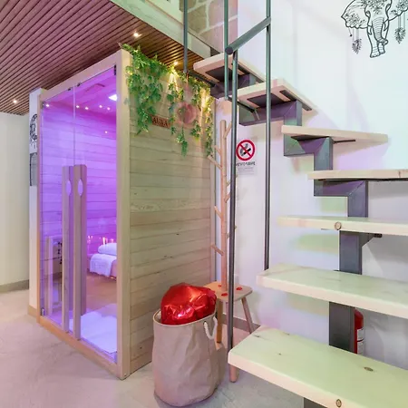 Moonlight Jungle Luxury Apartment Avola